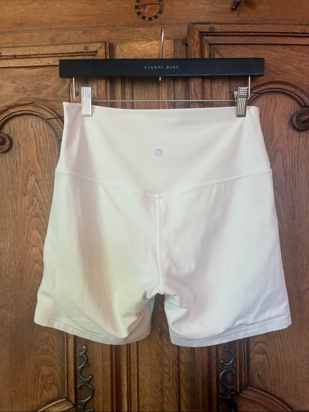 Lululemon Align High-Rise Short 6"
Colorway: Bone (off white) - Picture 6 of 8